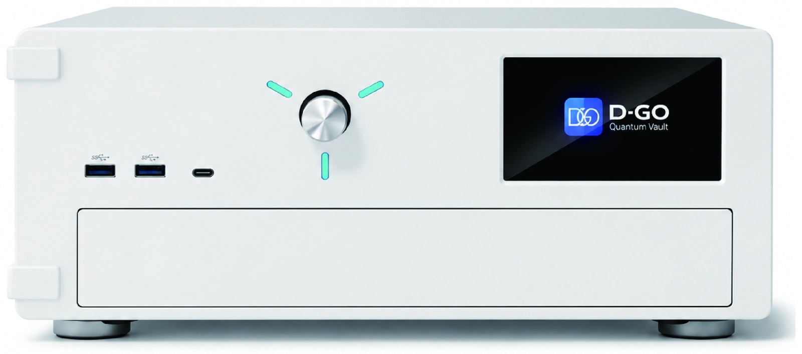 D-GO Quantum Data Vault 정면 — 전원 노브와 LED, USB 포트, 전면 화면, 하단 금고 서랍